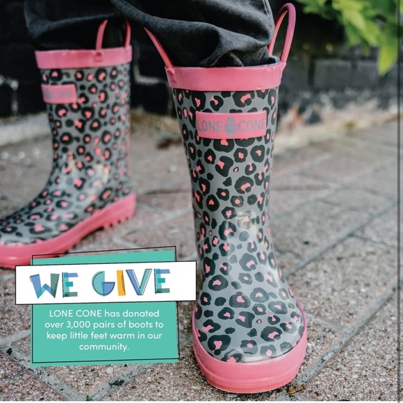 LONECONE Rain Boots Cheetah!!! NWOT - Picture 4 of 9